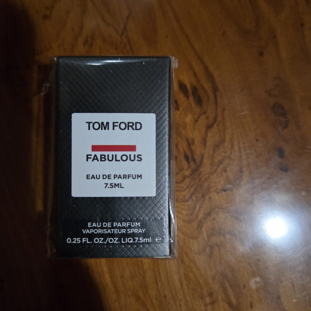Tom Ford Fabulous Eau de Parfum 7.5ml - Black and White